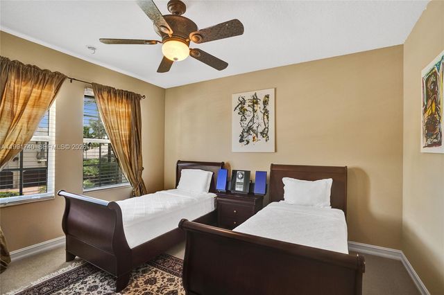 730 Leigh Palm Ave, Plantation, FL 33324