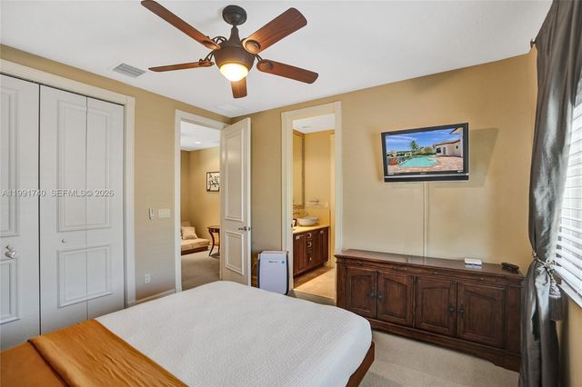 730 Leigh Palm Ave, Plantation, FL 33324