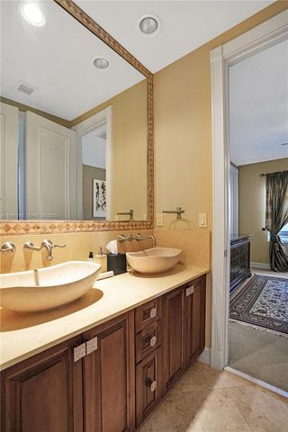 730 Leigh Palm Ave, Plantation, FL 33324