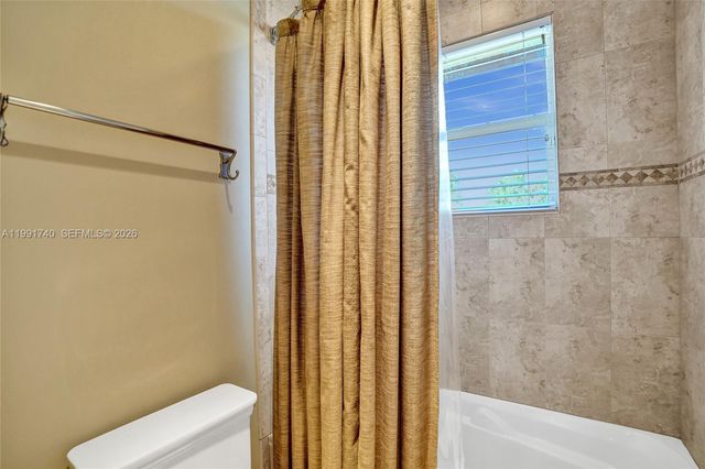 730 Leigh Palm Ave, Plantation, FL 33324