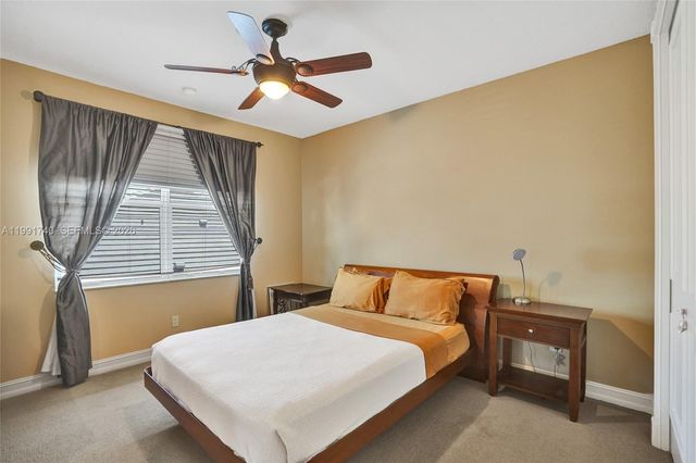 730 Leigh Palm Ave, Plantation, FL 33324