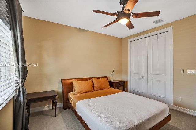 730 Leigh Palm Ave, Plantation, FL 33324