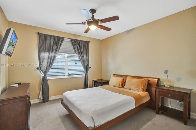 730 Leigh Palm Ave, Plantation, FL 33324