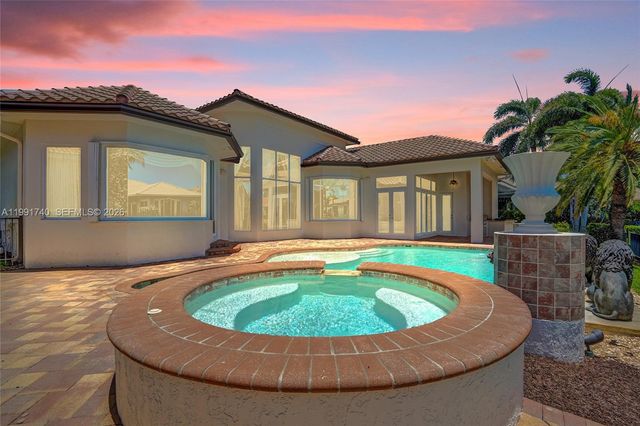 730 Leigh Palm Ave, Plantation, FL 33324