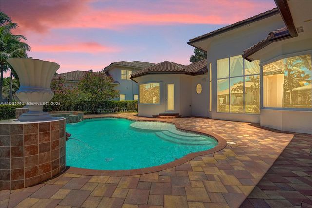 730 Leigh Palm Ave, Plantation, FL 33324