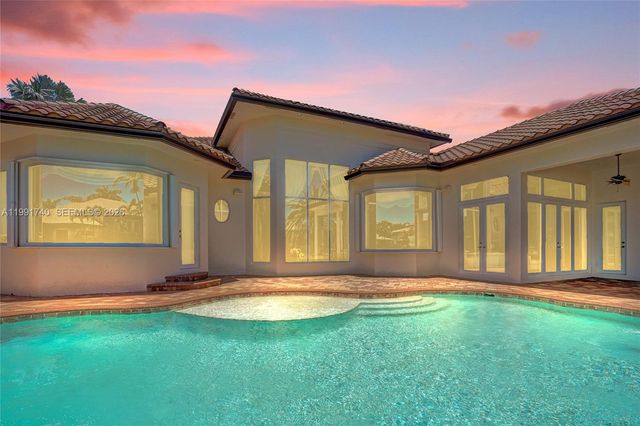 730 Leigh Palm Ave, Plantation, FL 33324