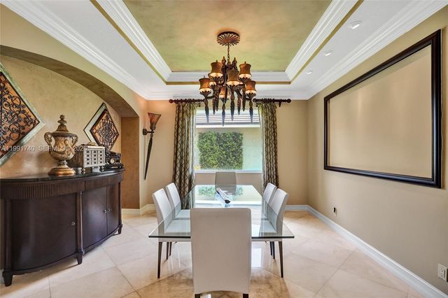 730 Leigh Palm Ave, Plantation, FL 33324