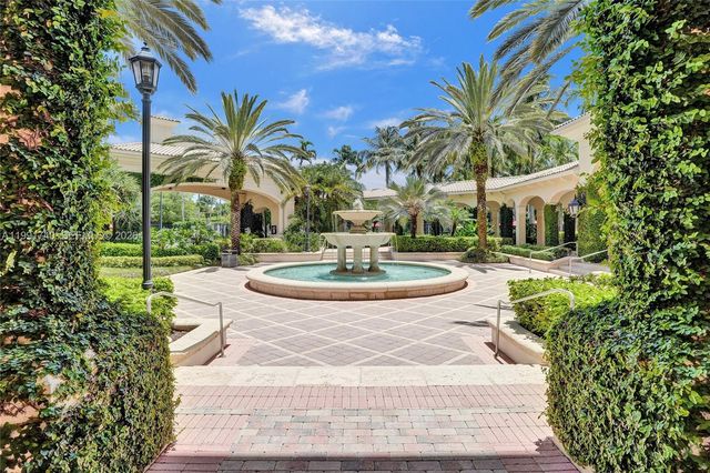 730 Leigh Palm Ave, Plantation, FL 33324