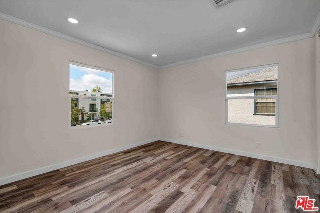 11575 Riverside Drive, Valley Village, CA 91602