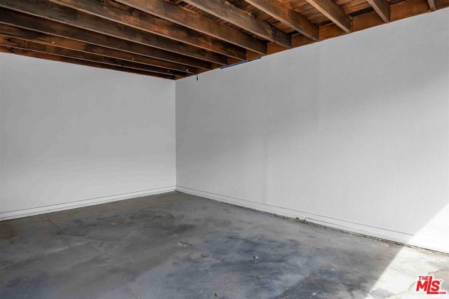 11575 Riverside Drive, Valley Village, CA 91602