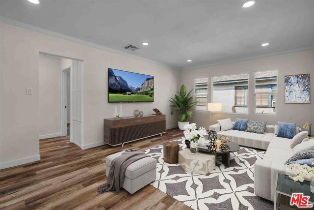 11575 Riverside Drive, Valley Village, CA 91602