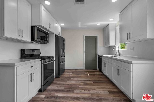 11575 Riverside Drive, Valley Village, CA 91602