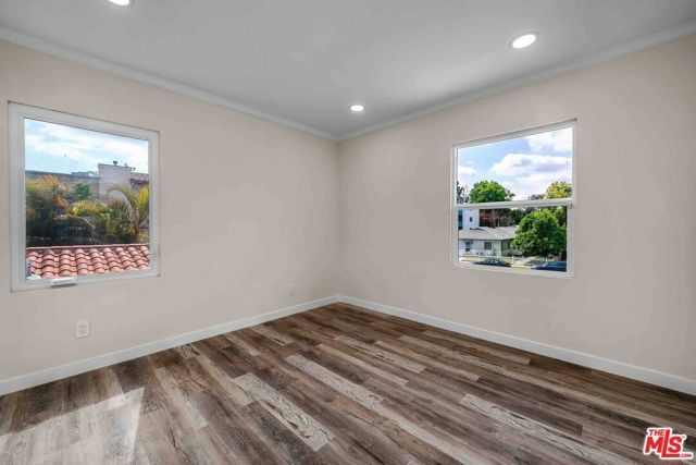 11575 Riverside Drive, Valley Village, CA 91602