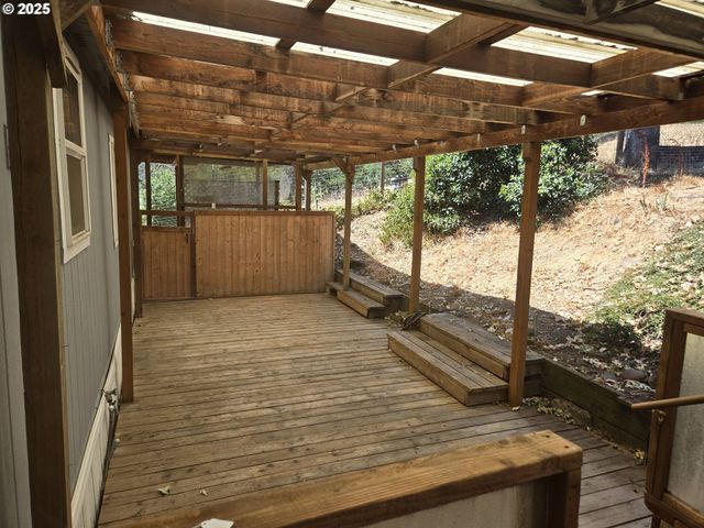 132 OAK TREE Rd, Roseburg, OR 97470