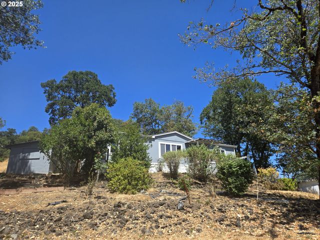 132 OAK TREE Rd, Roseburg, OR 97470
