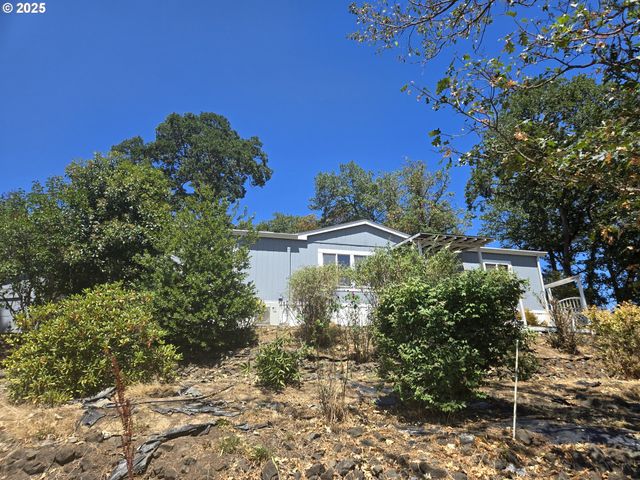132 OAK TREE Rd, Roseburg, OR 97470