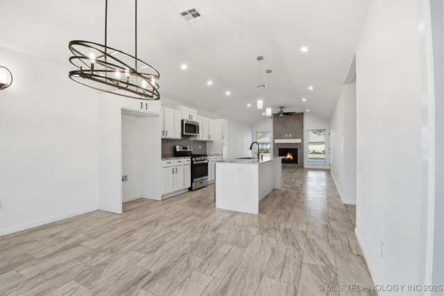 2813 S 88th East Avenue, Tulsa, OK 74129