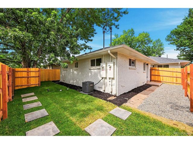 3660 N Grape St, Denver, CO 80207