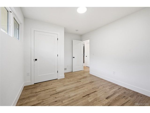 3660 N Grape St, Denver, CO 80207