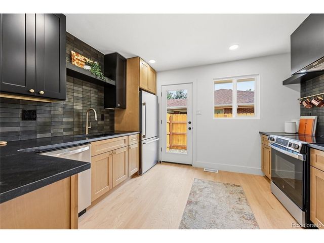 3660 N Grape St, Denver, CO 80207