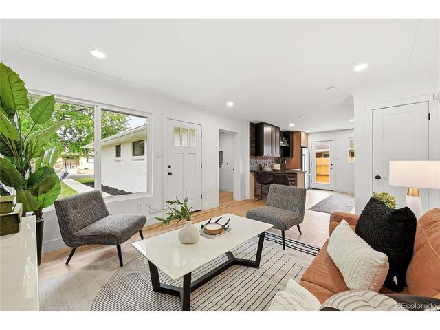 3660 N Grape St, Denver, CO 80207
