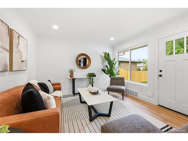 3660 N Grape St, Denver, CO 80207