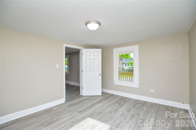 730 W Oakwood Avenue, Albemarle, NC 28001