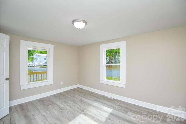 730 W Oakwood Avenue, Albemarle, NC 28001