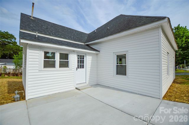 730 W Oakwood Avenue, Albemarle, NC 28001