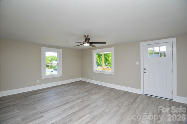 730 W Oakwood Avenue, Albemarle, NC 28001