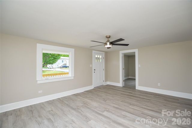 730 W Oakwood Avenue, Albemarle, NC 28001