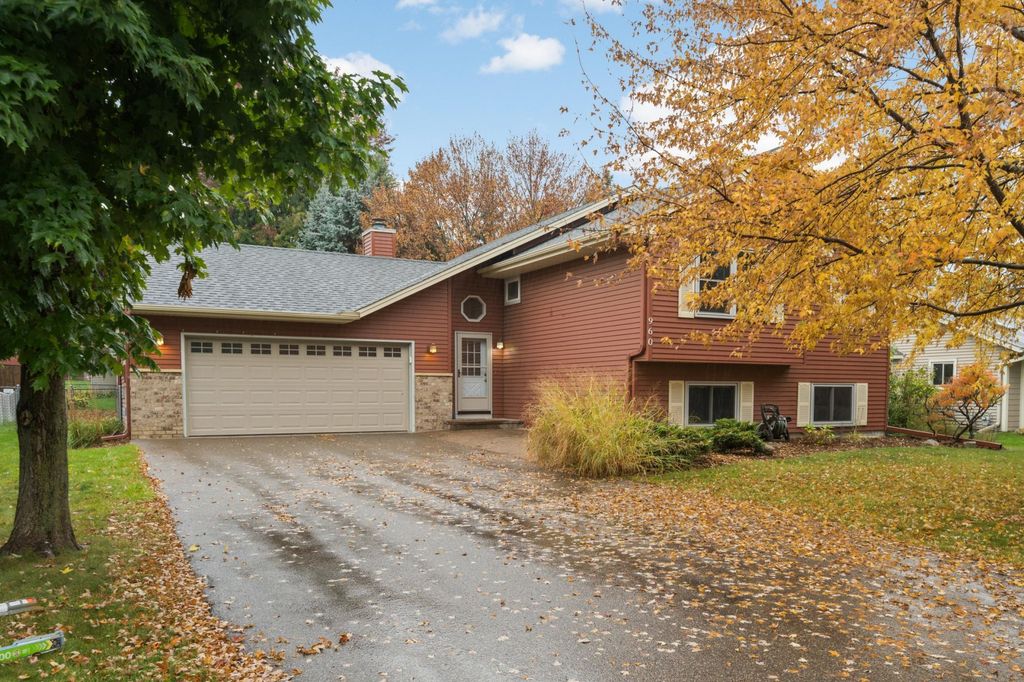 960 Savannah Road, Eagan, MN 55123 — photo 2