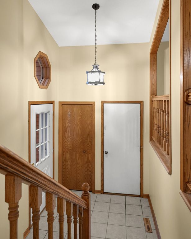 960 Savannah Road, Eagan, MN 55123 — photo 4