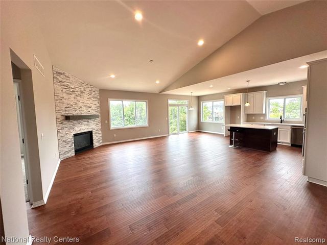 53182 Woodland Meadows, Chesterfield, MI 48047