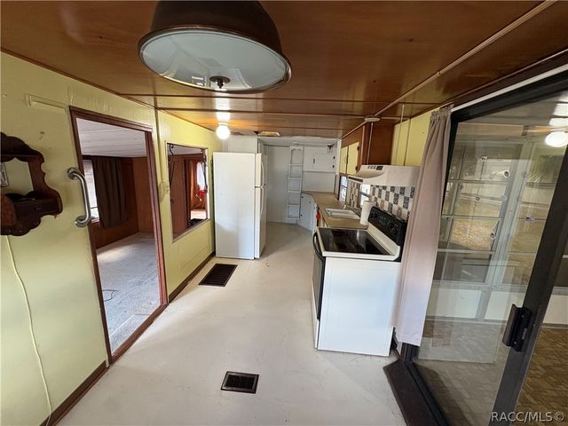 6600 E Lakato Lane, Inverness, FL 34453