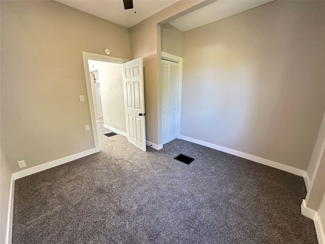 110 E Grade Street, Winterset, IA 50273