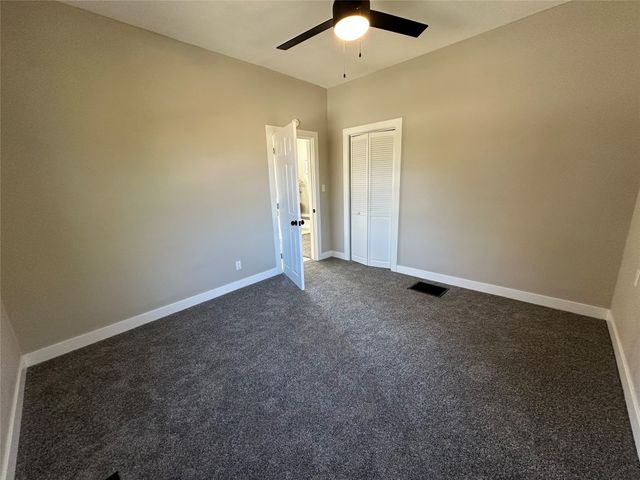 110 E Grade Street, Winterset, IA 50273