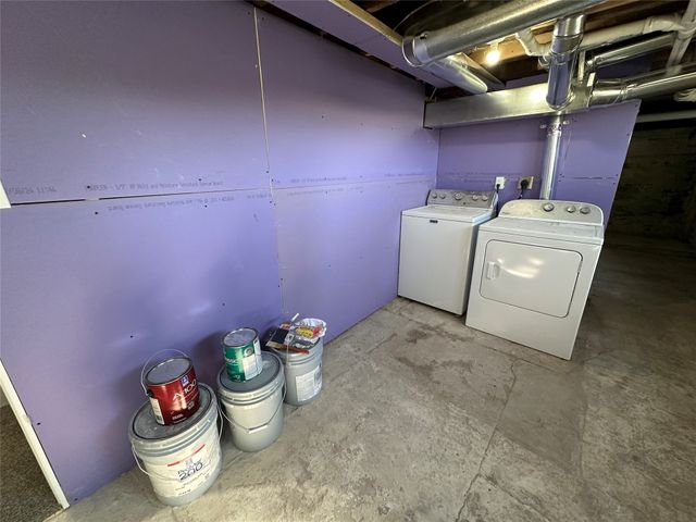 110 E Grade Street, Winterset, IA 50273