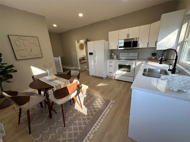 110 E Grade Street, Winterset, IA 50273