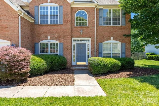 9512 Autumn Applause Drive, Charlotte, NC 28277