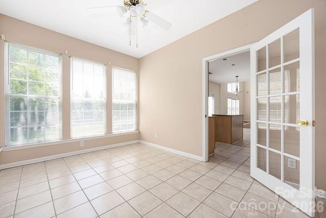 9512 Autumn Applause Drive, Charlotte, NC 28277