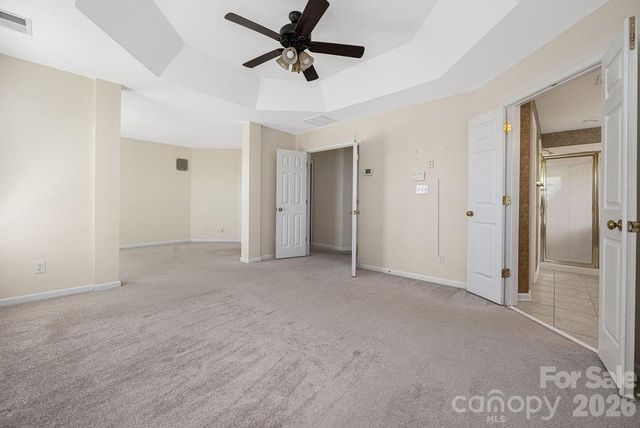 9512 Autumn Applause Drive, Charlotte, NC 28277