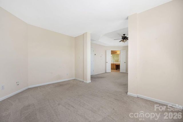 9512 Autumn Applause Drive, Charlotte, NC 28277