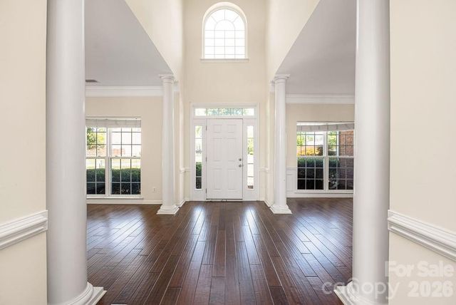 9512 Autumn Applause Drive, Charlotte, NC 28277