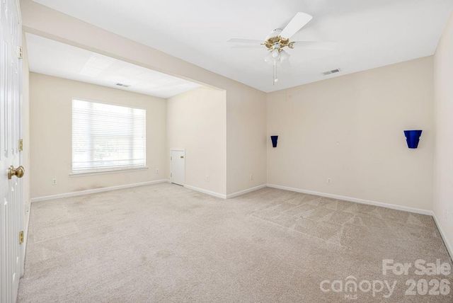 9512 Autumn Applause Drive, Charlotte, NC 28277