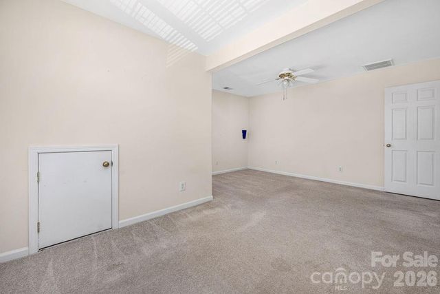9512 Autumn Applause Drive, Charlotte, NC 28277