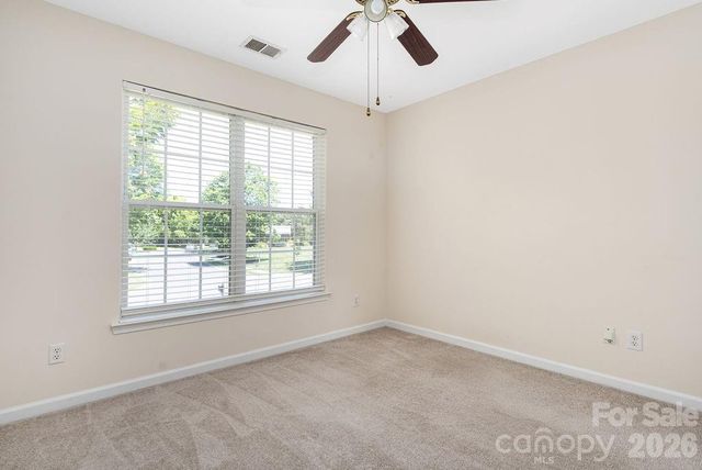 9512 Autumn Applause Drive, Charlotte, NC 28277