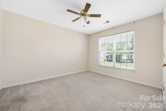 9512 Autumn Applause Drive, Charlotte, NC 28277