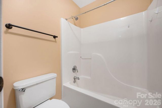 9512 Autumn Applause Drive, Charlotte, NC 28277