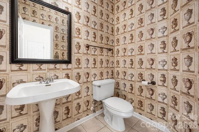 9512 Autumn Applause Drive, Charlotte, NC 28277